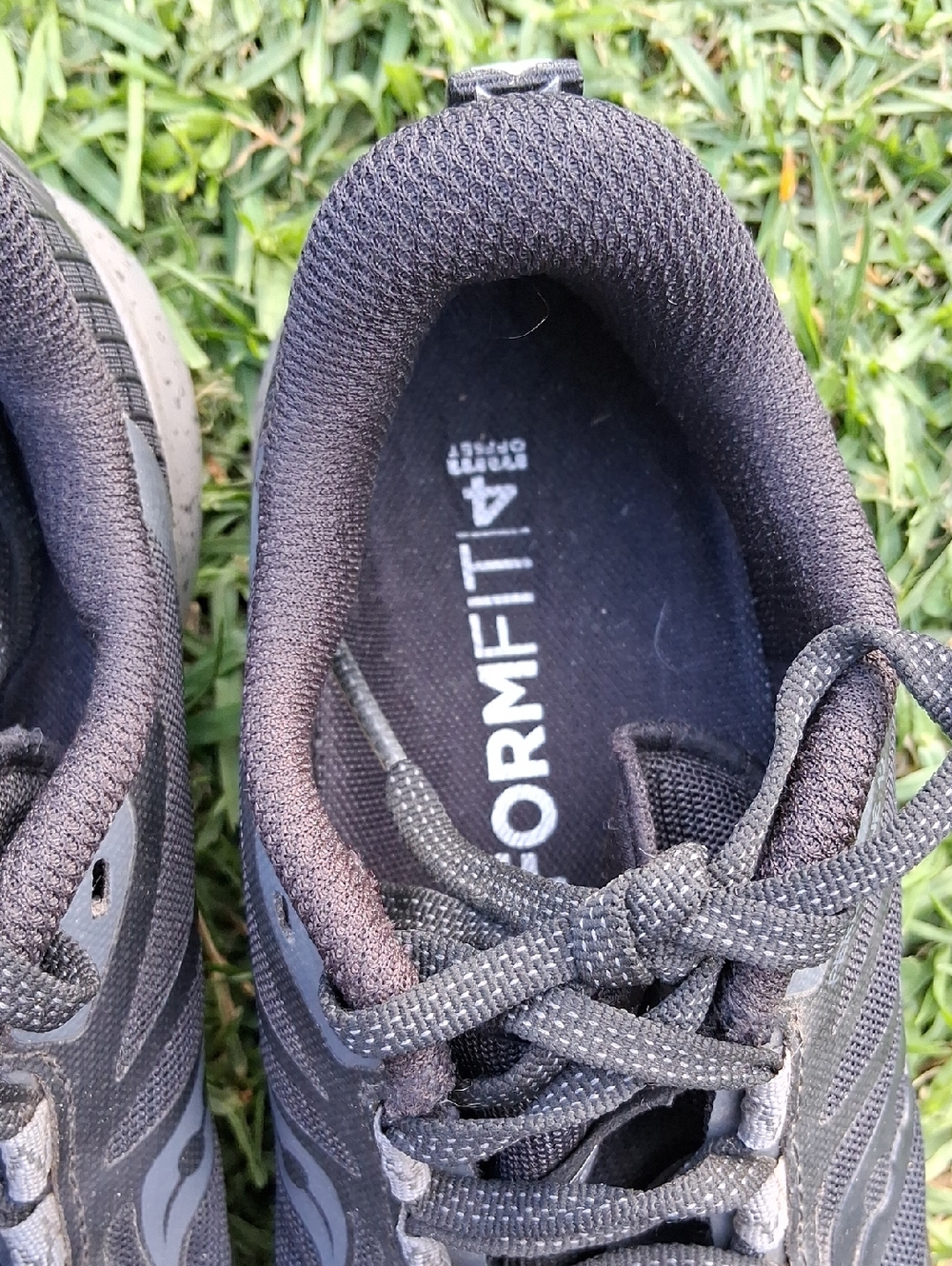 Men's Black Running Shoes - Picture 13 of 14